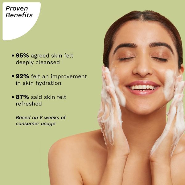 ⁦Pilgrim Spanish Squalane foaming face wash with Kiwi extracts & Aloe for skin hydration|Face wash with brush|Non drying cleanser for face⁩ - الصورة ⁦3⁩