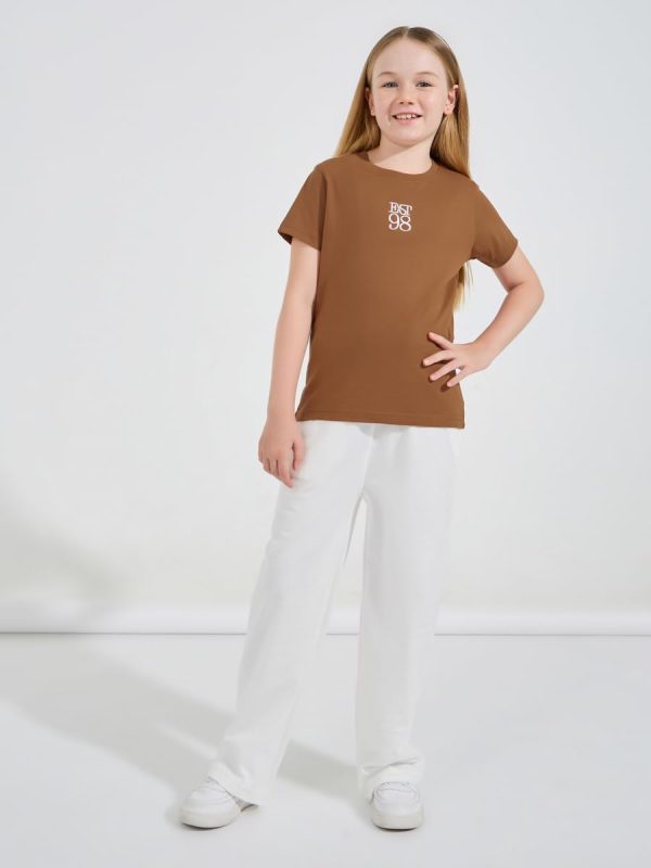 ⁦Styli Girls Embroidery Detail Round Neck T-Shirt⁩ - الصورة ⁦3⁩