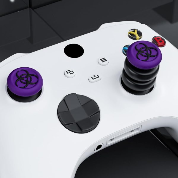 ⁦بلايريلم موسع عصا الابهام نو فلينج اوف وغطاء قبضة سيليكون مجموعتين لاجهزة تحكم Xbox Series X/S وXbox One S/X (ارجواني فاتح)⁩ - الصورة ⁦6⁩