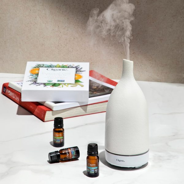 ⁦مجموعة زيوت عطرية عضوية من كليغانك للعلاج العطري (افضل 5 انواع) بتركيبة طبيعية نقية 100% بالنعناع واللافندر والاوكالبتوس وعشب الليمون والبرتقال⁩ - الصورة ⁦4⁩
