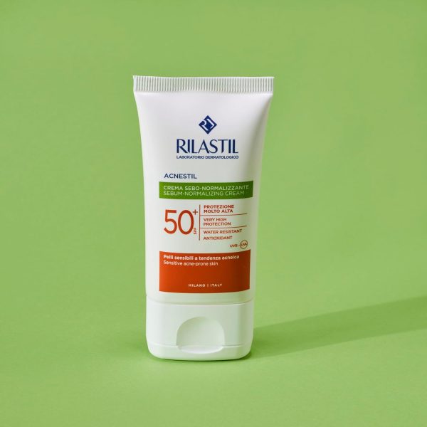 ⁦كريم اكنسيتيل سيبوم-نورماليزينج من ريلاستيل بعامل حماية الشمس 50+ 40 مل 50.0 SPF 1.0 liters⁩ - الصورة ⁦2⁩