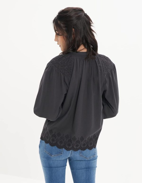 ⁦بلوزة طويلة بأكمام طويلة وفتحة علوية بزر للنساء من امريكان ايجل، موديل U-2351-4702-167⁩ - الصورة ⁦4⁩