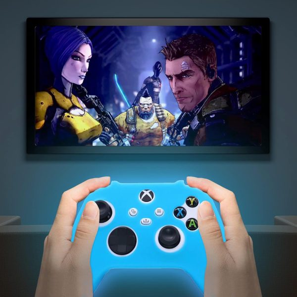 ⁦HLRAO Blue Glow in the dark Silicone Cover Skin for Xbox Series X Controller, Anti-slip Soft Rubber Case Protector for Xbox Series S Controller with 6 Thumb Grip Caps Glow in the dark.⁩ - الصورة ⁦3⁩