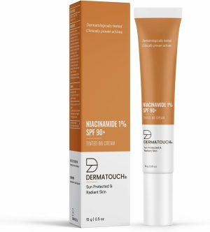 ديرماتاتش كريم بي بي ملون بعامل وقاية من اشعة الشمس 90+ PA+++ من نياكيناميد | لبشرة محمية من الشمس والمشرقة | حماية من الاشعة فوق البنفسجية فئة A وB | مناسب لجميع انواع البشرة | للرجال والنساء | 15