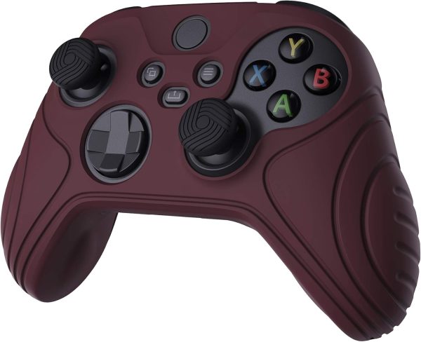 ⁦اكستريم رايت غطاء حماية من السيليكون لذراع التحكم اللاسلكي لجهاز Xbox Core اصدار الساموراي من بلاي فيتال بلون احمر نبيذي مع مقابض ابهام⁩ - الصورة ⁦6⁩