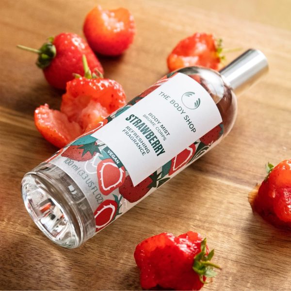 ⁦عطر للنساء بخاخ م للجسم برائحة الفراولة سعة 100 مل (قد تختلف التعبئة) من ذا بودي شوب⁩ - الصورة ⁦4⁩