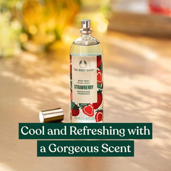 ⁦عطر للنساء بخاخ م للجسم برائحة الفراولة سعة 100 مل (قد تختلف التعبئة) من ذا بودي شوب⁩ - الصورة ⁦2⁩