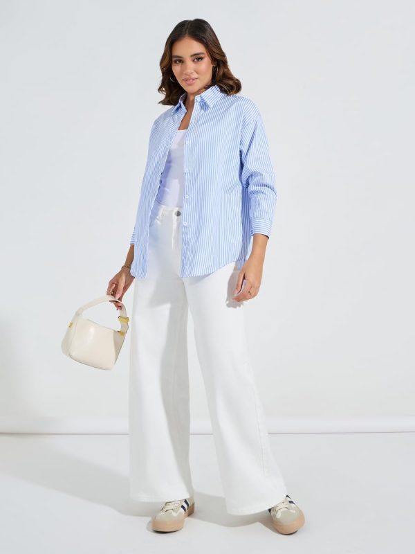 ⁦Styli Womene Oversized Basic Shirt With Button Placket⁩ - الصورة ⁦3⁩