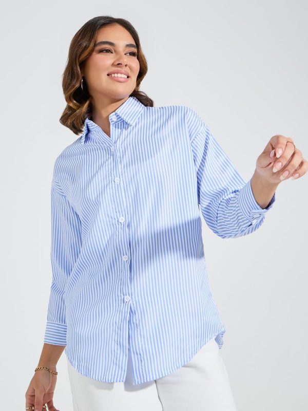 ⁦Styli Womene Oversized Basic Shirt With Button Placket⁩ - الصورة ⁦4⁩