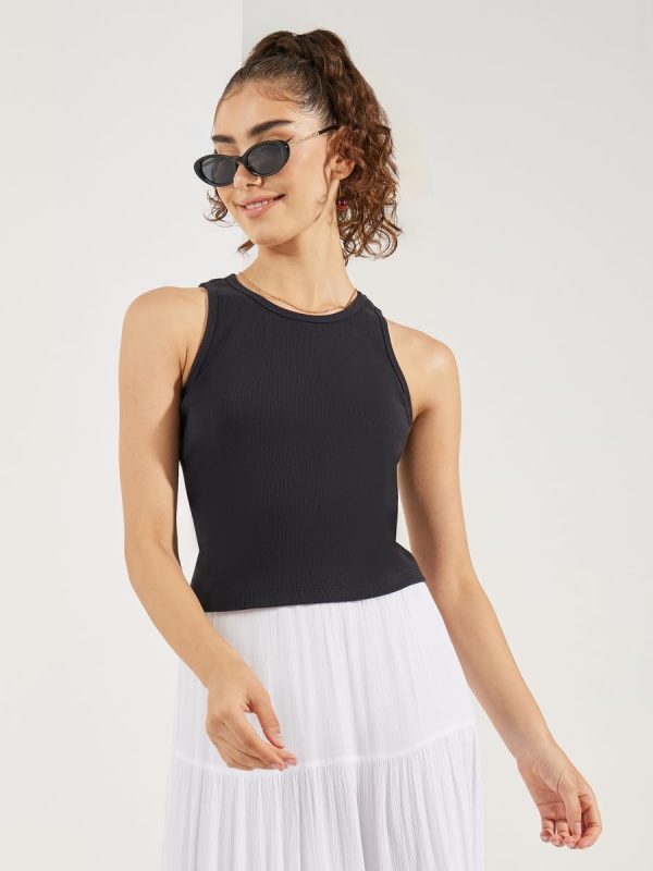 ⁦Styli Women Fitted Rib Faded Wash Round Neck Tank⁩ - الصورة ⁦2⁩