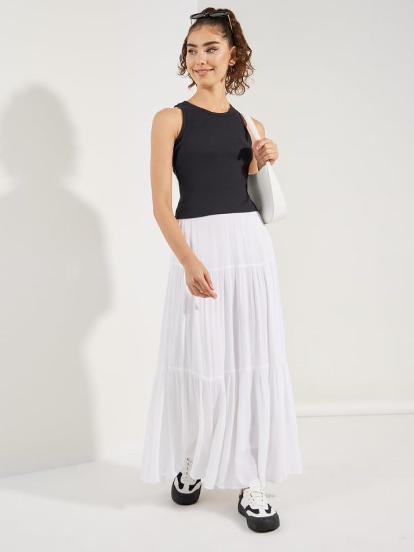 ⁦Styli Women Fitted Rib Faded Wash Round Neck Tank⁩ - الصورة ⁦3⁩