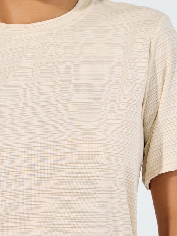 ⁦Styli Womene Striped Pattern Back Pleat Detail Top⁩ - الصورة ⁦4⁩