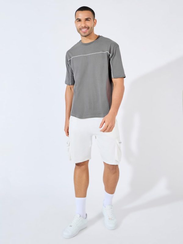 ⁦Styli Men Contrast Seam Piping Detail Oversized T-Shirt⁩ - الصورة ⁦3⁩