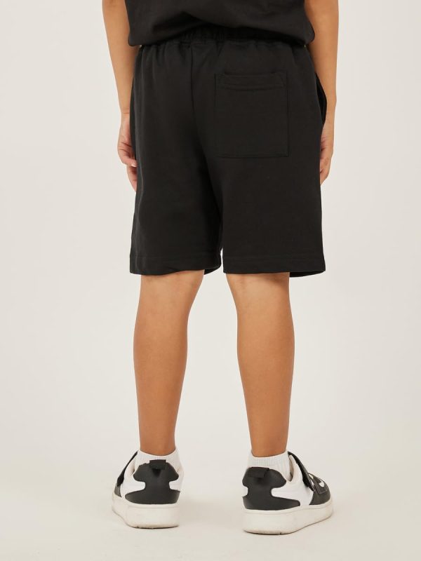 ⁦Styli Boys Badge Detail Drawstring Waist Shorts With Side And Back Pockets⁩ - الصورة ⁦5⁩