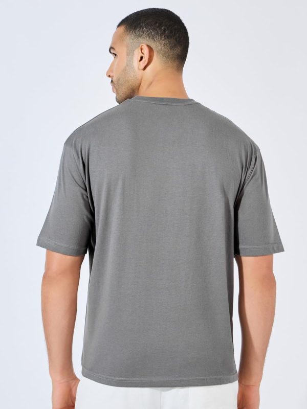 ⁦Styli Men Contrast Seam Piping Detail Oversized T-Shirt⁩ - الصورة ⁦5⁩