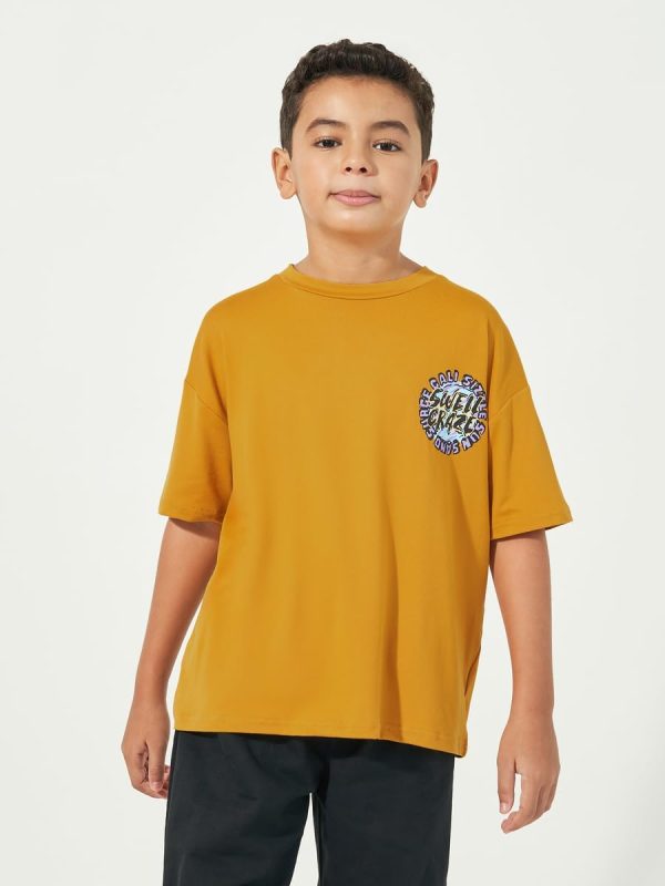 ⁦Styli Boys Graphic Print Round Neck Oversized T-shirt⁩ - الصورة ⁦2⁩