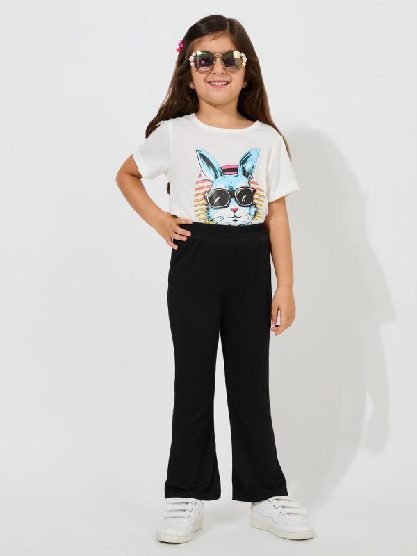 ⁦Styli Girls Solid Ribbed Flare Hem Pants⁩ - الصورة ⁦3⁩