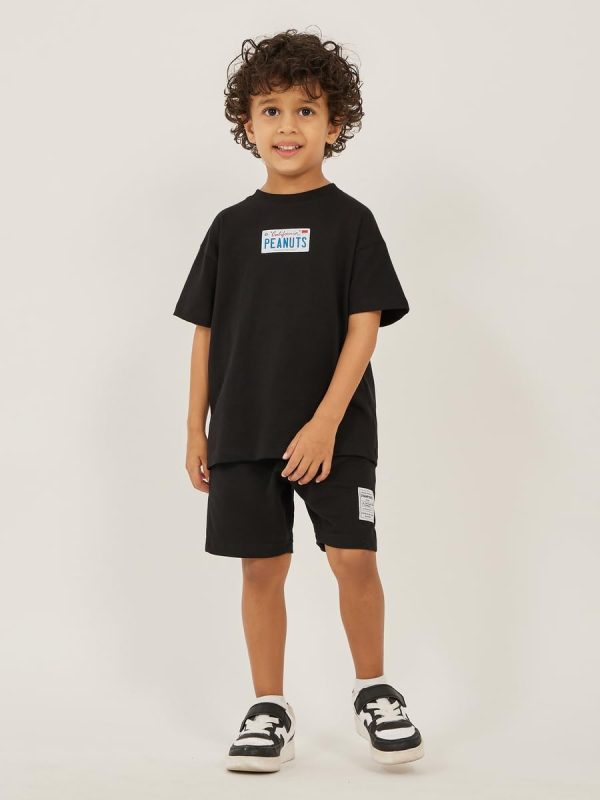 ⁦Styli Boys Badge Detail Drawstring Waist Shorts With Side And Back Pockets⁩ - الصورة ⁦3⁩