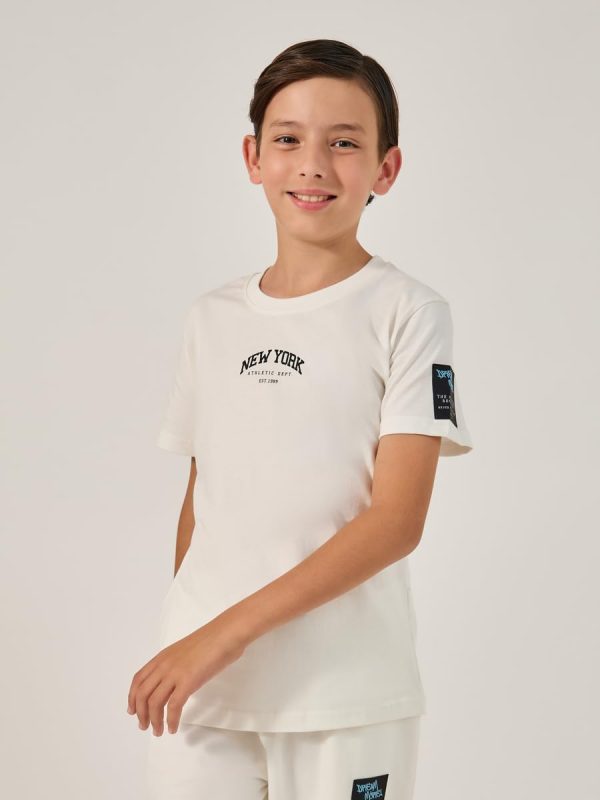 ⁦Styli Boys Slogan Print Round Neck T-Shirt And Joggers Set⁩ - الصورة ⁦4⁩