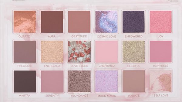 ⁦Huda Beauty Rose Quartz 18 Eyeshadow Palette⁩ - الصورة ⁦8⁩