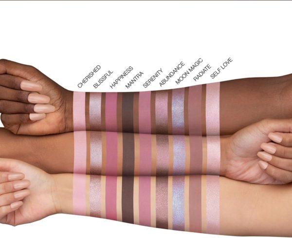 ⁦Huda Beauty Rose Quartz 18 Eyeshadow Palette⁩ - الصورة ⁦3⁩