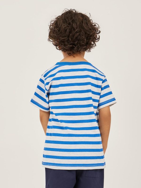 ⁦Styli Boys Mickey Mouse Print Detail Short Sleeve Striped T-Shirt⁩ - الصورة ⁦5⁩