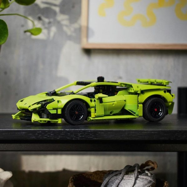⁦مجموعة لامبورغيني هوراكان تكنيكا 42161 من ™LEGO® Technic للأطفال بعمر +9 الذين يحبون ألعاب السيارات الرياضية الخارقة (806 قطع)⁩ - الصورة ⁦5⁩