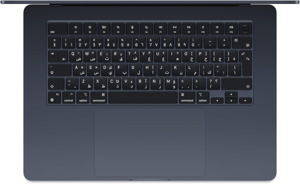 ⁦MacBook Air موديل 2024 من Apple مقاس 15 إنش شريحة M3 بوحدة معالجة مركزية ثمانية النوى ووحدة رسومات غرافيك مع 10 نوى ذاكرة موحدة 16GB 256GB - سماء الليل؛ العربية/الإنجليزية⁩ - الصورة ⁦2⁩