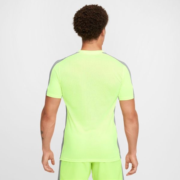 ⁦Nike Mens M NK DF ACD23 TOP SS GX HBR Short Sleeve Football Top⁩ - الصورة ⁦3⁩