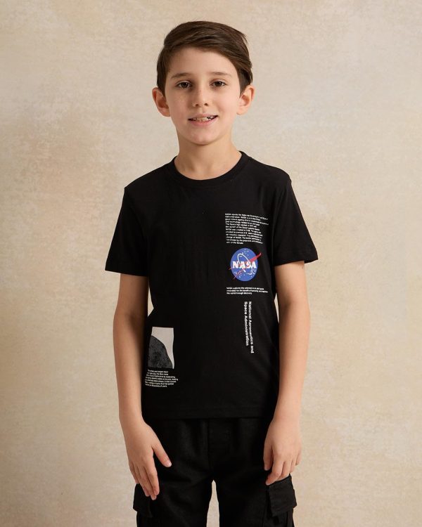 ⁦REDTAG Boys Black Printed T-Shirt⁩ - الصورة ⁦2⁩