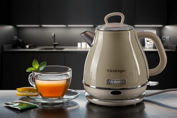 ⁦Ariete Beige Small 1 Litre Vintage Cone Style Electric Kettle Retro, 2868/03⁩ - الصورة ⁦3⁩