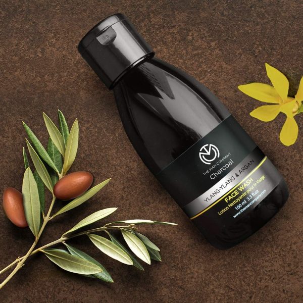 ⁦The Man Company Charcoal Face Care Kit with Peel Off Mask, Face Wash & Face Scrub | Nourishes Skin, Tan Removal, Glowing Skin - Gift Set of 3⁩ - الصورة ⁦4⁩