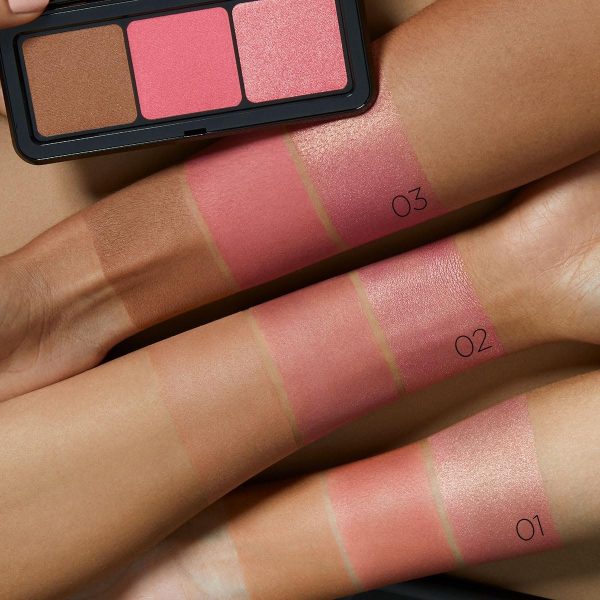 ⁦KIKO Milano Multi Finish Trio Blush & Bronzer Palette 01 | Face Palette With 1 Bronzer And 2 Blushes In Matte And Metallic Finishes⁩ - الصورة ⁦5⁩