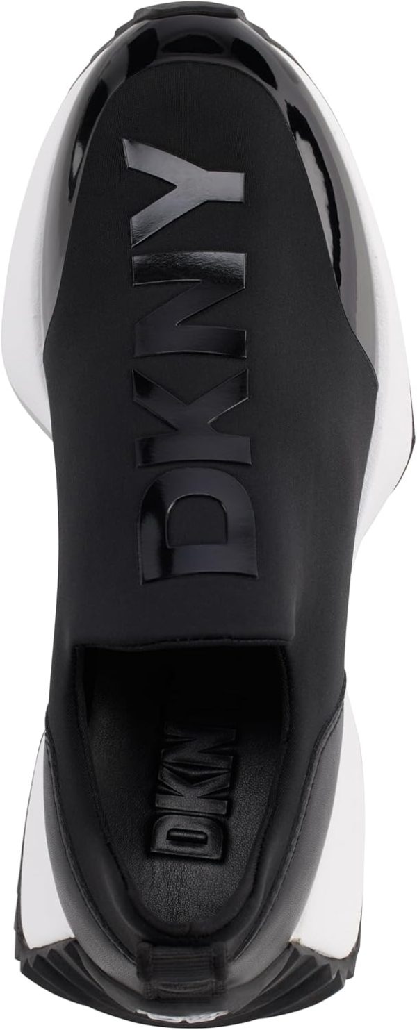 ⁦DKNY Women's Nallen-Slip On SNE Trainers⁩ - الصورة ⁦2⁩