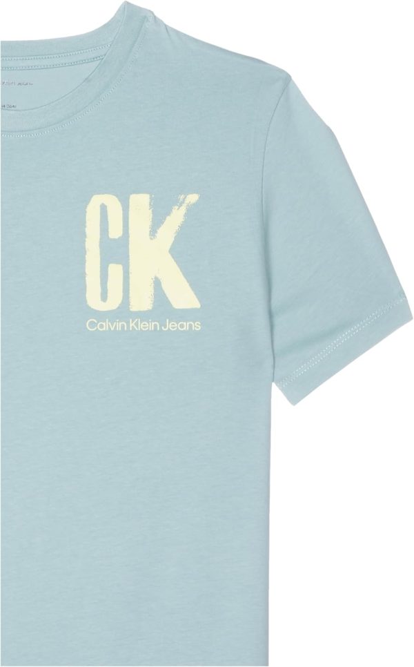 ⁦Calvin Klein Boys CHEST SURF GRAPHIC T-SHIRT S/S T-Shirt⁩ - الصورة ⁦3⁩