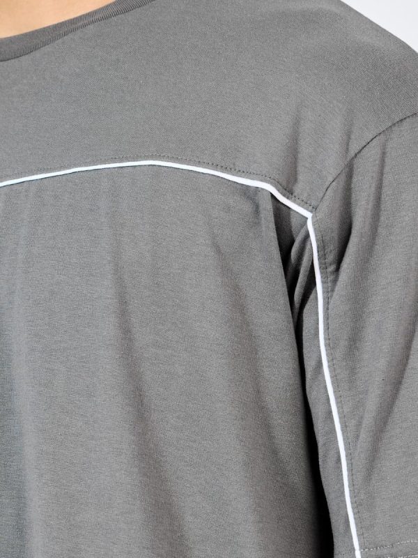 ⁦Styli Men Contrast Seam Piping Detail Oversized T-Shirt⁩ - الصورة ⁦4⁩