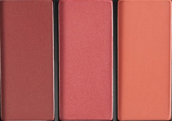 ⁦Anastasia Beverly Hills Blush Trio - Berry Adore for Women 0.11 oz Blush, White⁩ - الصورة ⁦5⁩