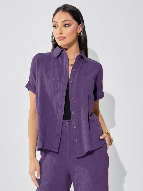 ⁦Styli Women Cotton Gauze Textured Extended Shoulder Shirt⁩ - الصورة ⁦2⁩