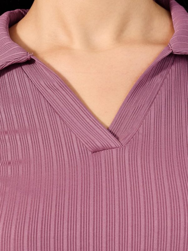 ⁦Styli Women Ribbed Fitted Polo T-Shirt With Long Sleeves⁩ - الصورة ⁦3⁩