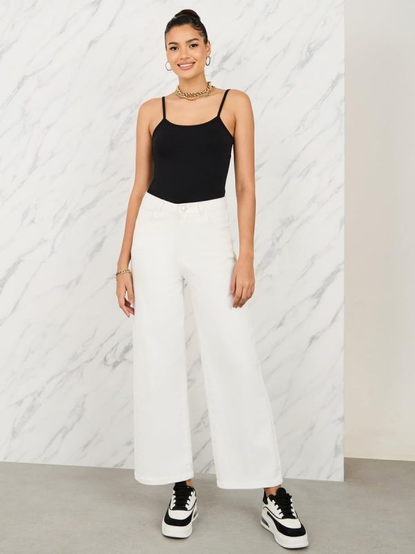 ⁦Styli Women Fitted Solid Scoop Neck Strappy Tank⁩ - الصورة ⁦3⁩