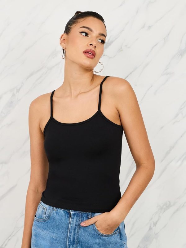 ⁦Styli Women Fitted Solid Scoop Neck Strappy Tank⁩ - الصورة ⁦4⁩