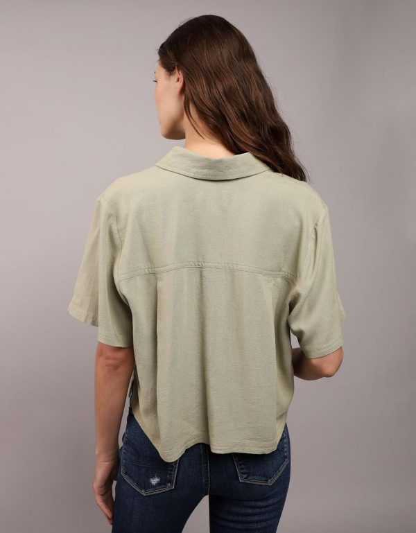 ⁦American Eagle Women Short-Sleeve Button-Up Shirt⁩ - الصورة ⁦5⁩