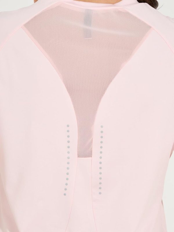⁦Styli Women Reflective Dots & Back Mesh Detail Curved Hem Top⁩ - الصورة ⁦6⁩