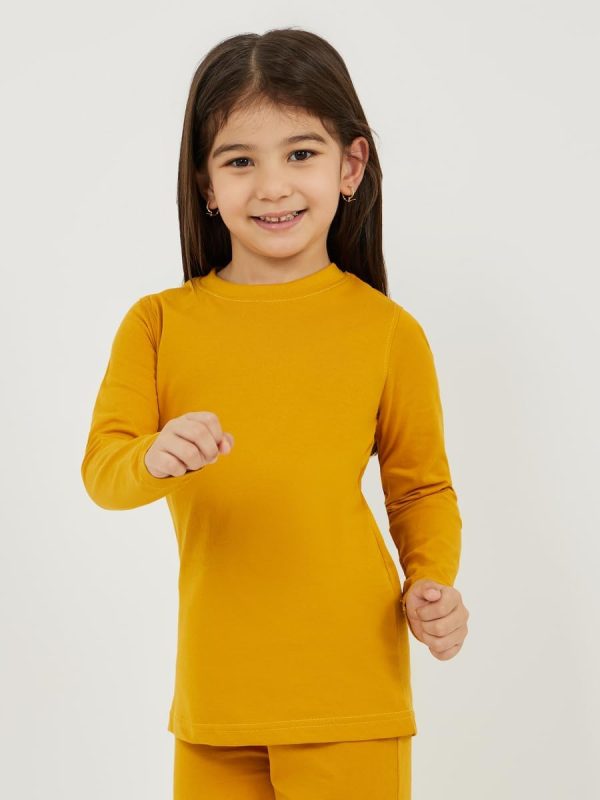 ⁦Styli Girls Solid Round Neck T-Shirt⁩ - الصورة ⁦2⁩
