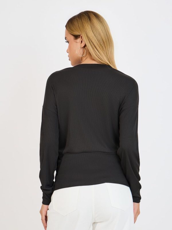 ⁦Styli Women Side Button Detail Wrap Front Knit Top⁩ - الصورة ⁦4⁩