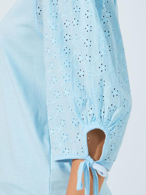 ⁦Styli Women Broderie Volume Sleeves Top With Tie Cuff Detail⁩ - الصورة ⁦3⁩