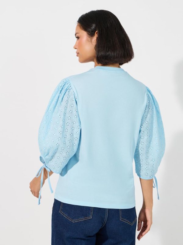 ⁦Styli Women Broderie Volume Sleeves Top With Tie Cuff Detail⁩ - الصورة ⁦4⁩