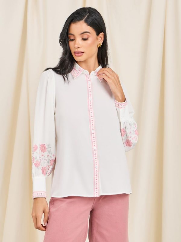 ⁦Styli Women Floral Print Relax Fit Shirt with Aztec Border Print⁩ - الصورة ⁦3⁩