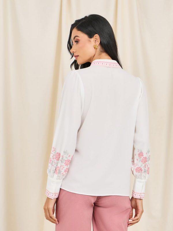 ⁦Styli Women Floral Print Relax Fit Shirt with Aztec Border Print⁩ - الصورة ⁦5⁩