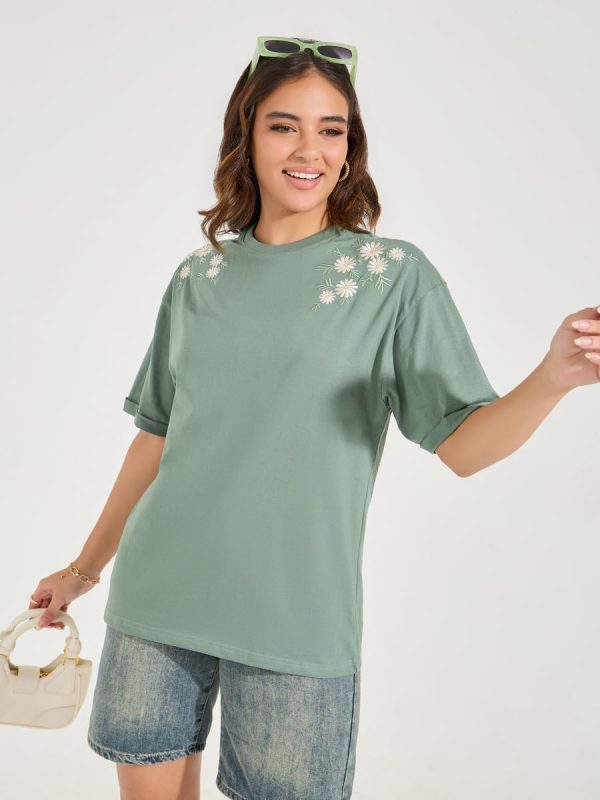 ⁦Styli Women 7008232015 Oversized Placement Embroidery Detail Cotton T-Shirt⁩ - الصورة ⁦3⁩